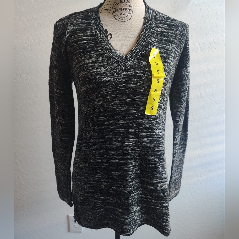 NWOT Ellen Tracy black & Gray cotton-blend fall v-neck pullover sweater_small